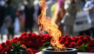 В Петербурге вечный огонь залили газировкой В Петербурге вечный огонь залили газировкой