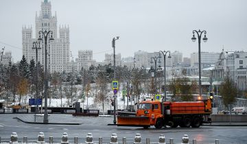 В Москве началась противогололедная обработка дорог В Москве началась противогололедная обработка дорог