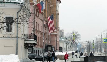 Bloomberg: США могут выслать российских дипломатов Bloomberg: США могут выслать российских дипломатов
