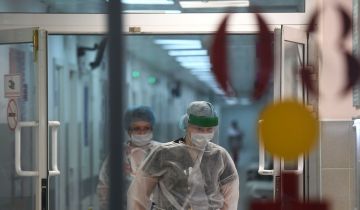 В России за сутки умерли 365 пациентов с COVID-19 В России за сутки умерли 365 пациентов с COVID-19