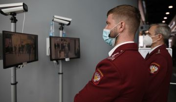 Эксперт объяснил резкий скачок новых случаев COVID-19 в Москве Эксперт объяснил резкий скачок новых случаев COVID-19 в Москве