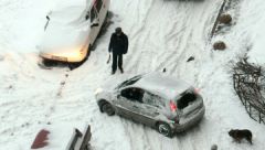 ГИБДД Москвы призывает водителей к бдительности из-за снегопада