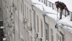 Власти Москвы требуют убрать снег с крыш 140 большепролетных зданий