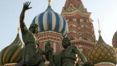 Власти Москвы не будут ремонтировать памятник Минину и Пожарскому
