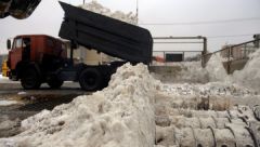 Московские коммунальщики этой зимой вывезли вдвое больше снега