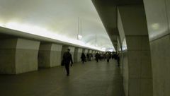 Электрощит загорелся на станции "Октябрьская" в московском метро