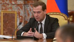 Медведев утвердил меры по импортозамещению в сельском хозяйстве