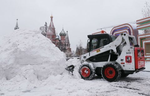 Более 60 тысяч человек задействованы в уборке снега в Москве