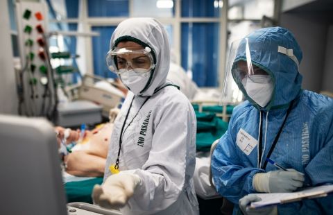 В России за сутки умерли 570 человек с коронавирусом