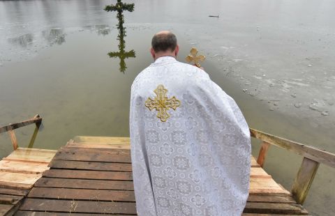 Крещение Господне в 2021 году: купания, гадания и другие традиции