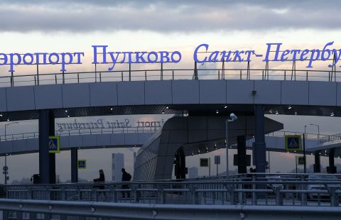 Cамолет рейсом Москва — Салехард совершил аварийную посадку в Пулково
