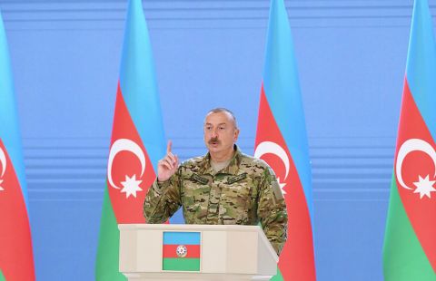 Алиев призвал добывавшие золото в Карабахе компании выплатить компенсацию