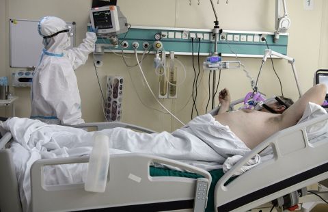 В России за сутки умерли 792 пациента с коронавирусом