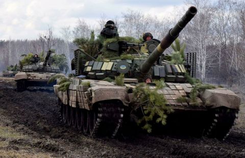 Кулеба заявил, что украинская армия усилилась и "ответит на удар" России