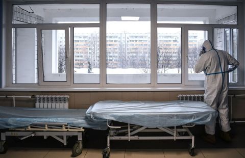 В России за сутки умерли 1229 пациентов с COVID-19