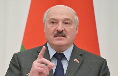 Лукашенко: НАТО действует по принципу "кто не с нами, тот против нас"