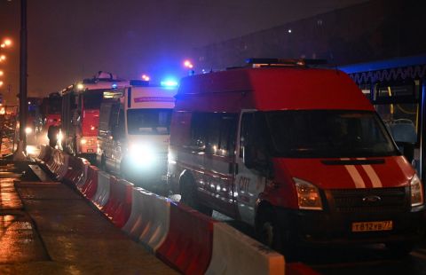 В Троицке загорелись три этажа 17-этажного жилого дома