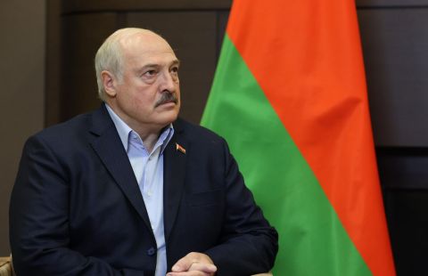 Лукашенко заявил, что Минску и Москве нельзя расслабляться