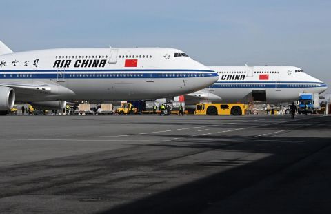 Автомобили делегации КНР начали прибывать в аэропорт "Внуково"